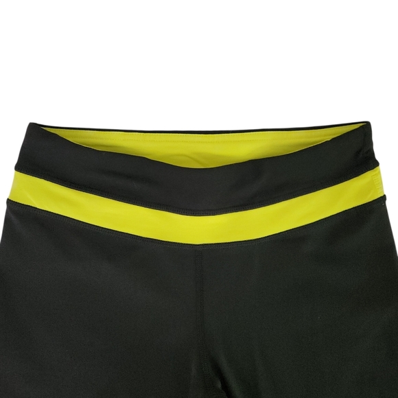 LULULEMON Run: Inspire Crop II black and yellow size 4 - Picture 10 of 14